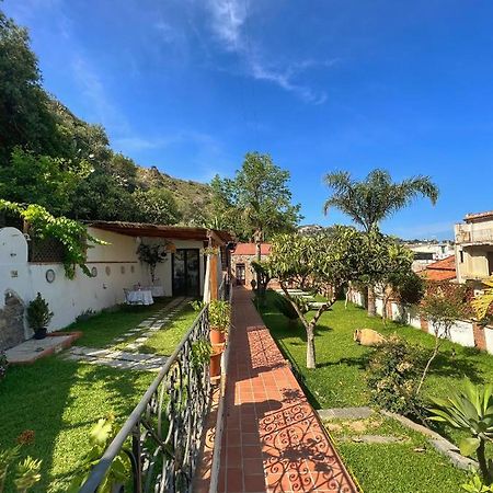 B&B Villa Vittoria Giardini Naxos Eksteriør billede