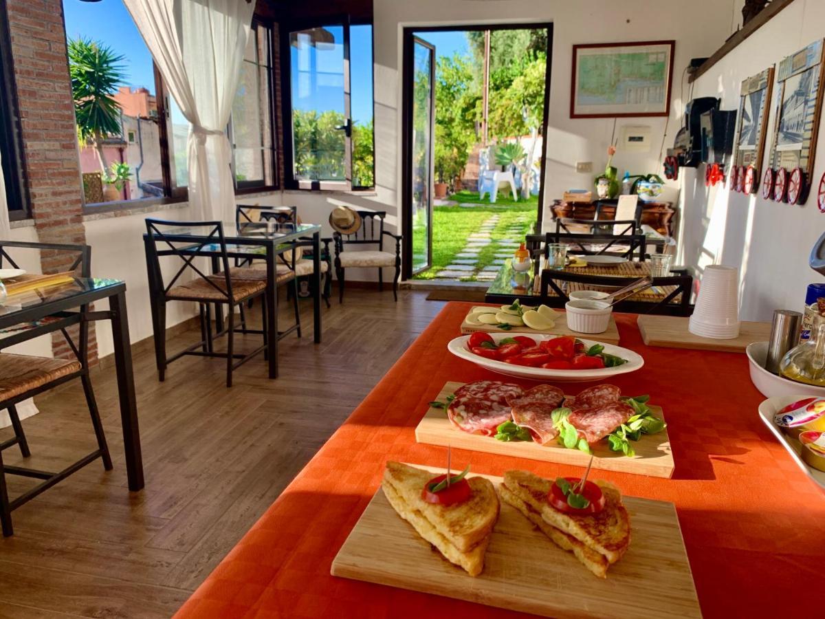 B&B Villa Vittoria Giardini Naxos Eksteriør billede
