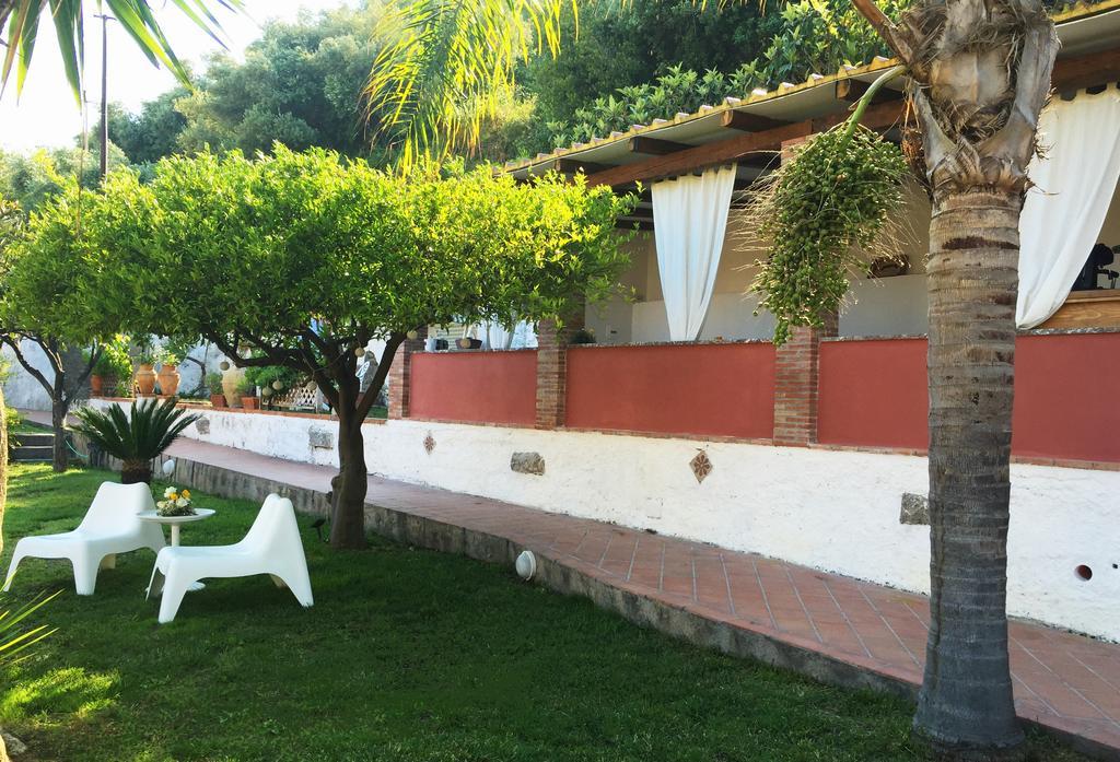 B&B Villa Vittoria Giardini Naxos Eksteriør billede