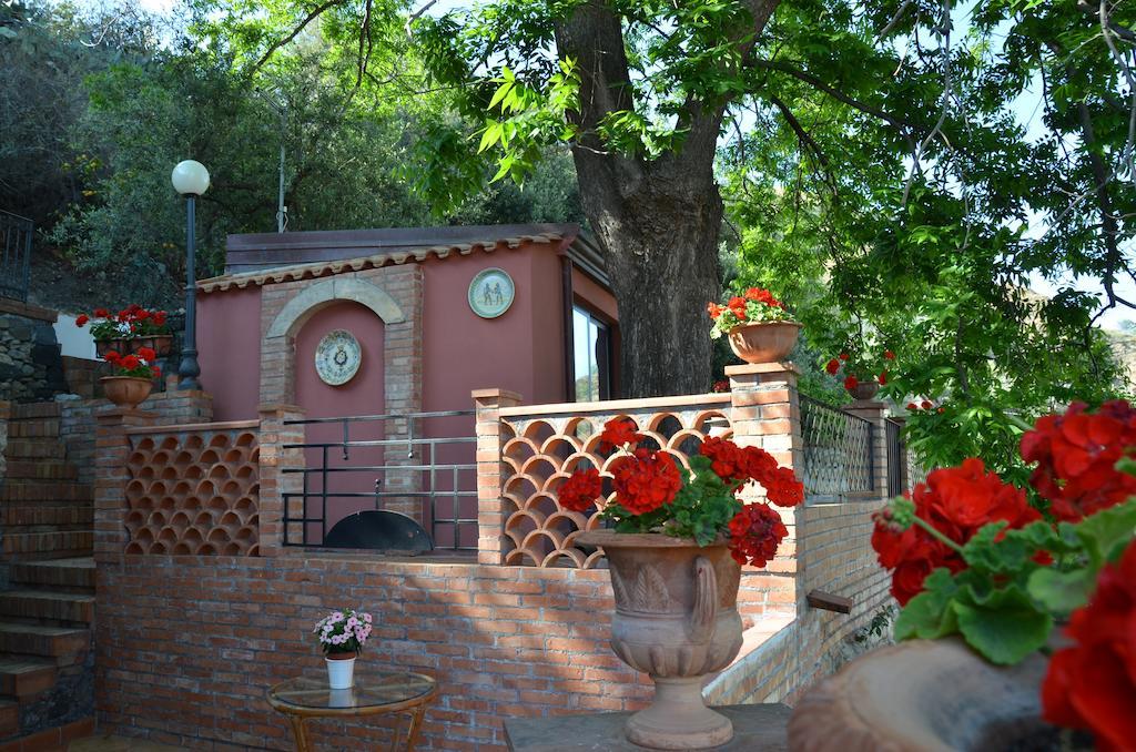 B&B Villa Vittoria Giardini Naxos Eksteriør billede