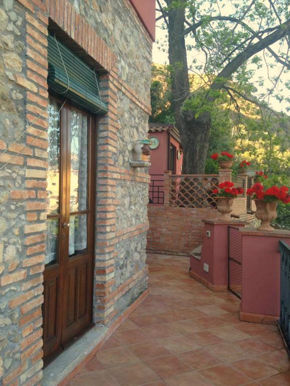 B&B Villa Vittoria Giardini Naxos Eksteriør billede