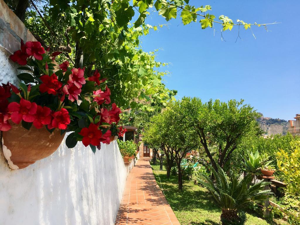 B&B Villa Vittoria Giardini Naxos Eksteriør billede