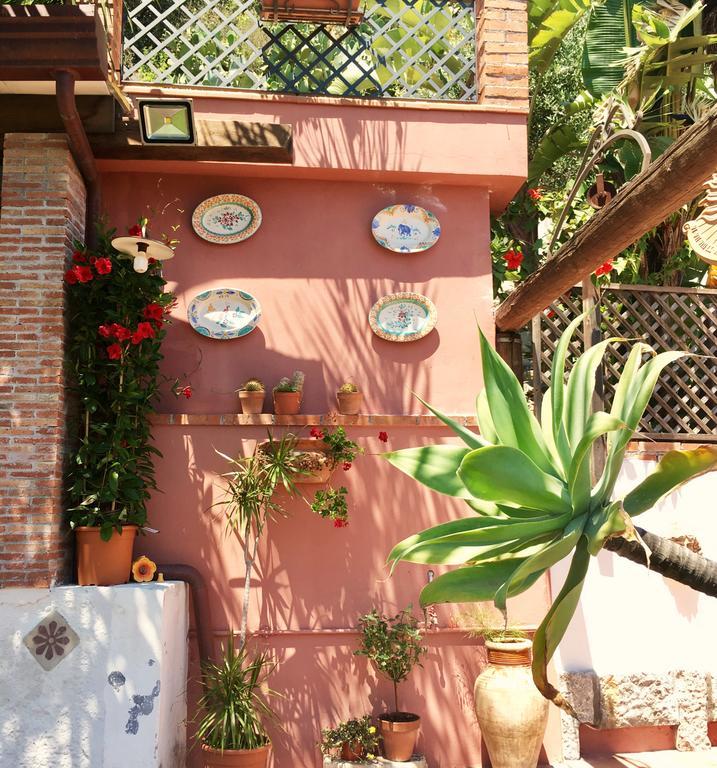 B&B Villa Vittoria Giardini Naxos Eksteriør billede