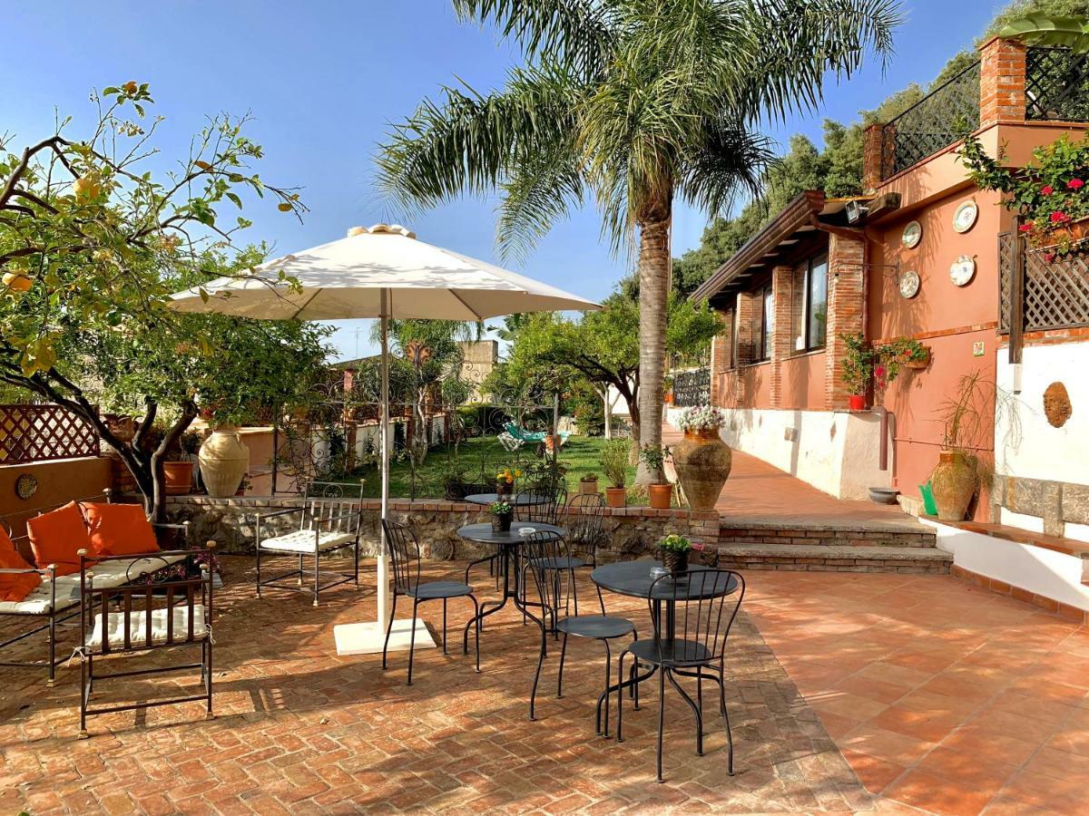 B&B Villa Vittoria Giardini Naxos Eksteriør billede