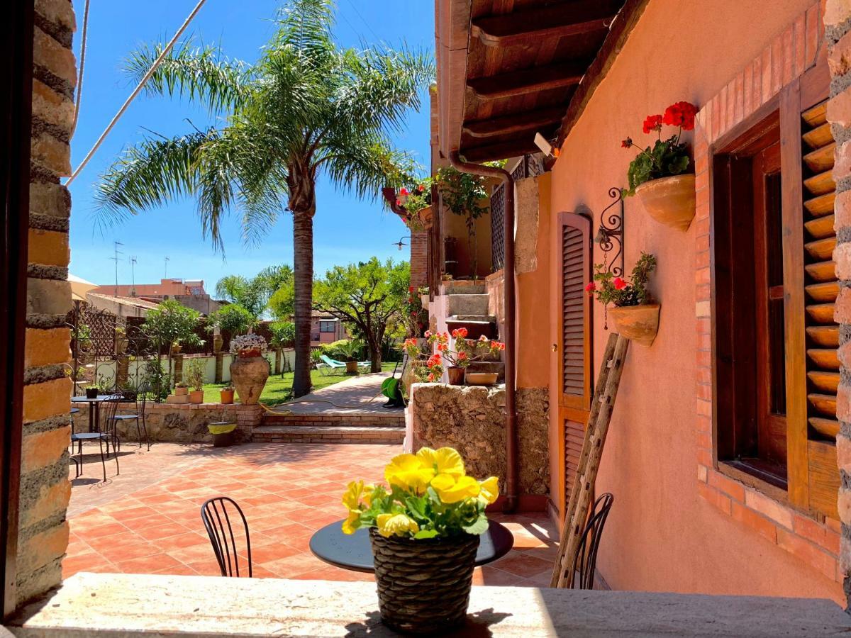 B&B Villa Vittoria Giardini Naxos Eksteriør billede