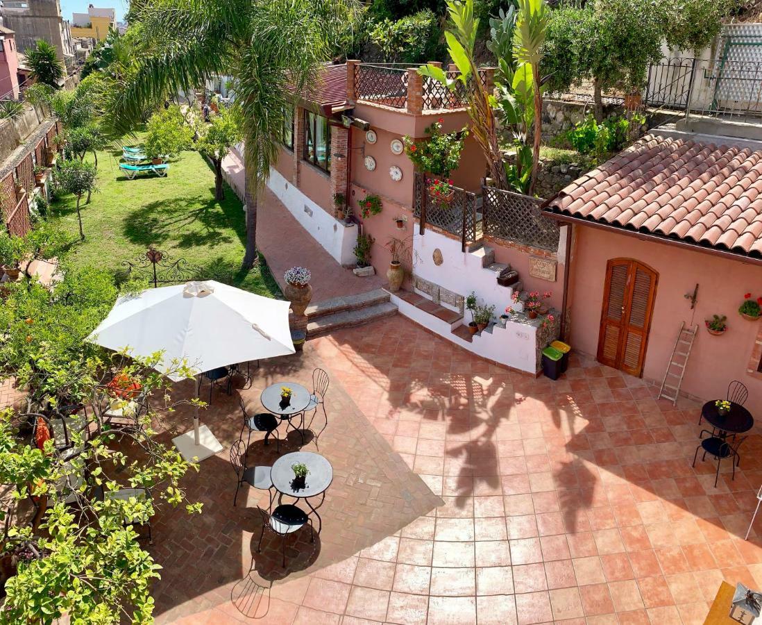 B&B Villa Vittoria Giardini Naxos Eksteriør billede
